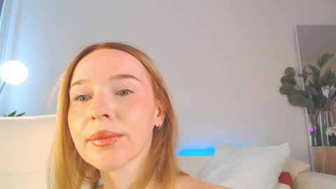 My name is Mia Pleasures to see you Lets have good time together online show from May 1, 6:16 am