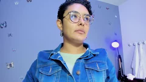 kaira_mosse_ online show from November 4, 11:04 am