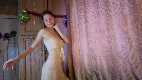 Mari  Simmons online show from December 19, 9:23 am