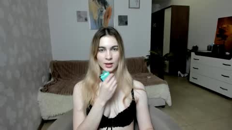 Snapshot of karawill chatting on December 2, 8:20 pm KaraWill online show from December 2, 8:20 pm