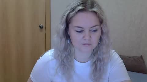 karennelsonx online show from March 13, 1:23 pm