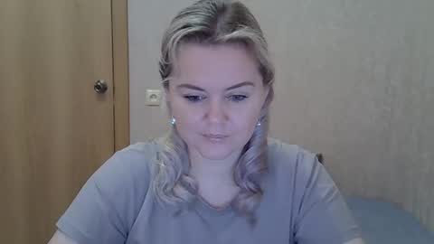 karennelsonx online show from March 12, 1:14 pm