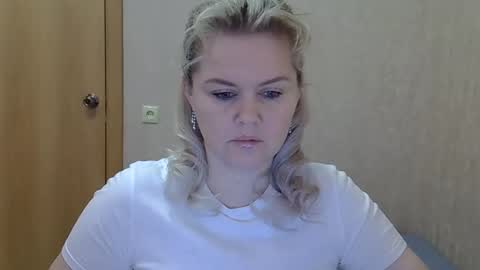 karennelsonx online show from February 2, 10:25 am