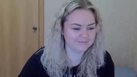 karennelsonx online show from March 23, 8:53 am