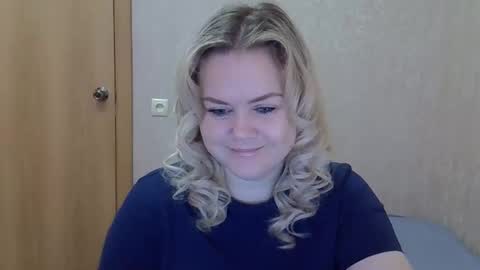 karennelsonx online show from April 9, 7:58 am