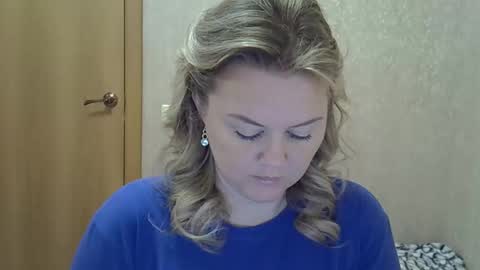 karennelsonx online show from November 12, 12:14 pm