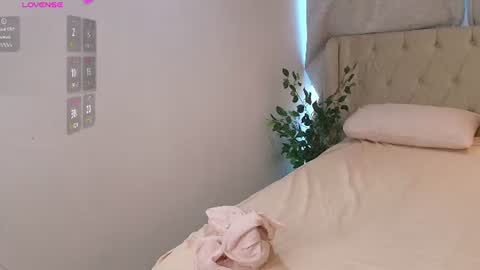 kari_brooks online show from July 3, 11:27 am