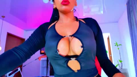 karina4squirt online show from May 25, 5:34 pm