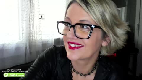 karinabrando online show from May 19, 11:50 am