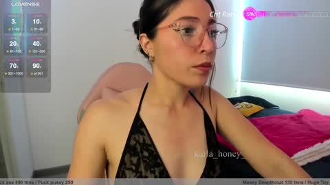 Snapshot of karla_honey_ chatting on December 4, 5:11 pm Karla online show from December 4, 5:11 pm