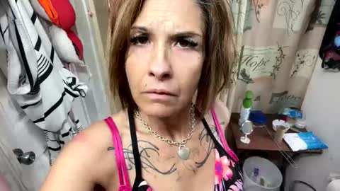 karmadewit1980 online show from May 6, 3:49 pm
