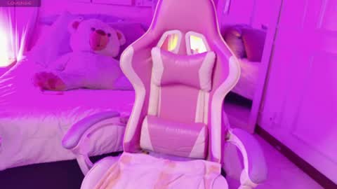 Kary  online show from April 10, 6:30 am