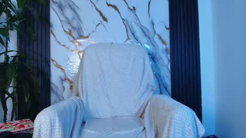 kassandra james online show from February 25, 1:42 pm