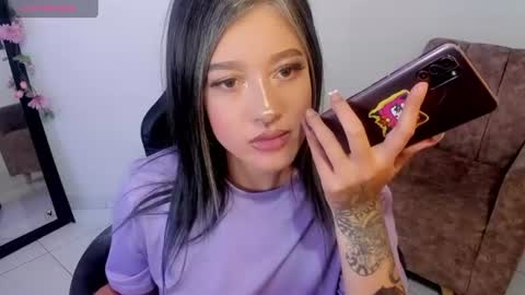 Alicia online show from June 19, 1:32 am