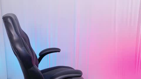 Kat D Sinclair online show from February 26, 2:27 pm