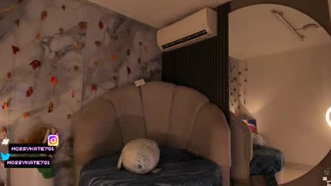 Im Katherine but call me Kate  online show from November 30, 12:31 pm