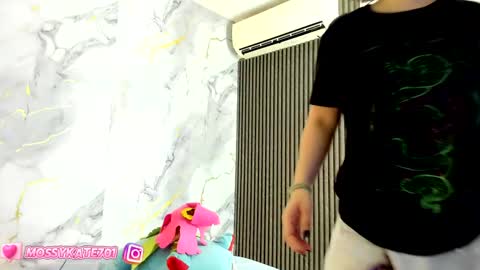 Im Katherine but call me Kate  online show from January 30, 12:16 pm