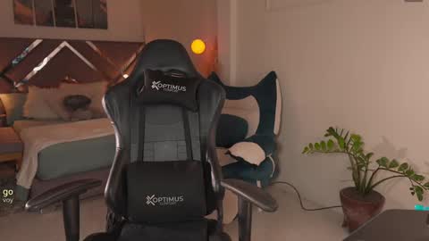  Kate Owens  online show from October 7, 10:41 am