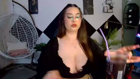 Kate online show from July 1, 6:07 pm