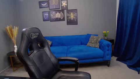 Kate online show from December 5, 6:55 pm