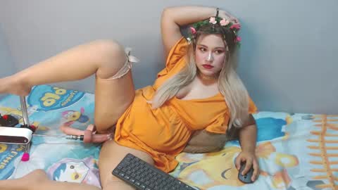 Katty Loveless online show from October 13, 7:11 am