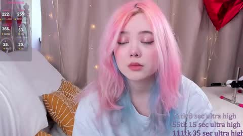 Snapshot of kawaii_yuki chatting on February 17, 8:41 am Yuki online show from February 17, 8:41 am