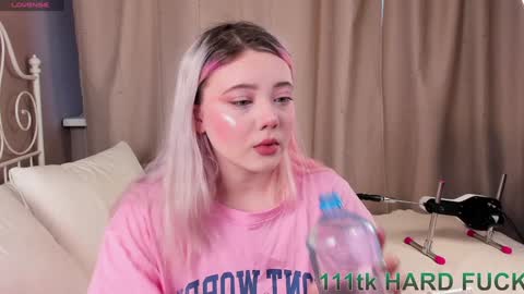 Snapshot of kawaii_yuki chatting on January 20, 8:41 am Yuki online show from January 20, 8:41 am