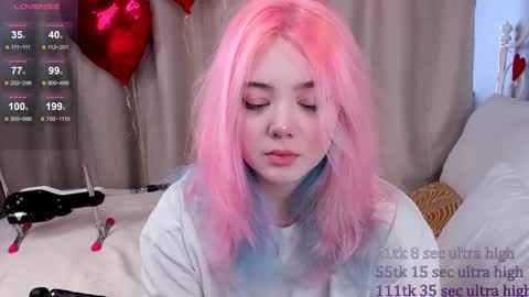 Snapshot of kawaii_yuki chatting on February 11, 8:48 am Yuki online show from February 11, 8:48 am