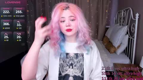 Snapshot of kawaii_yuki chatting on March 8, 8:51 am Yuki online show from March 8, 8:51 am