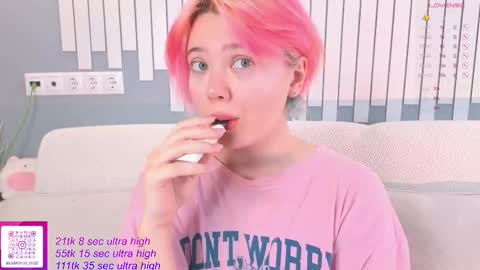 Snapshot of kawaii_yuki chatting on October 13, 7:00 am Yuki online show from October 13, 7:00 am