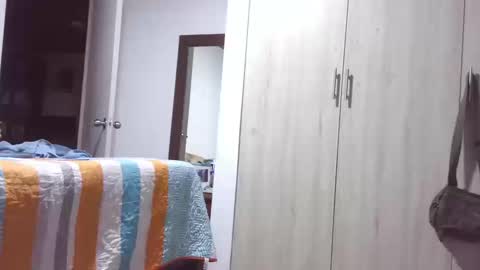  Khawit  online show from September 17, 1:09 pm