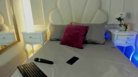 Snapshot of kaylachannell chatting on October 21, 4:05 am kaylachannell online show from October 21, 4:05 am