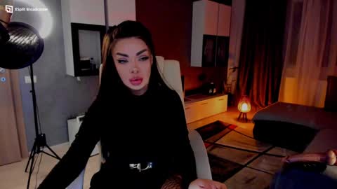 kaylee online show from December 11, 3:58 pm