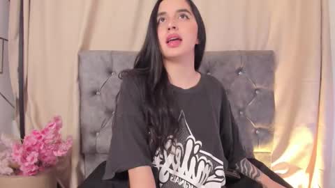 kaylee_lee online show from December 19, 4:27 am