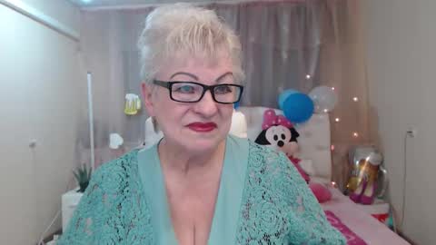 kaylesmoll online show from September 25, 6:28 pm