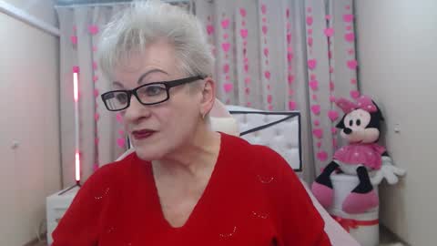 kaylesmoll online show from February 10, 8:12 pm