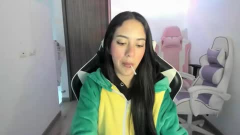 kaylie online show from October 28, 11:05 am