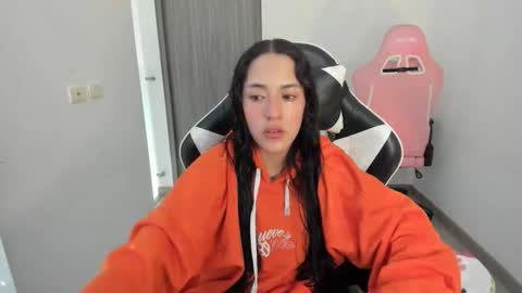 kaylie online show from December 22, 8:12 pm