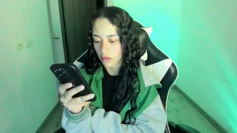 kaylie online show from February 3, 11:15 am