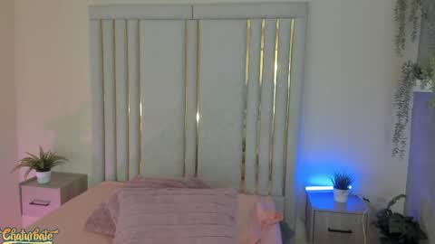 keirahartz online show from April 12, 12:08 pm