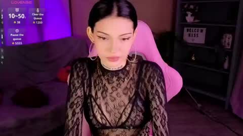 Kelly online show from June 3, 1:01 pm