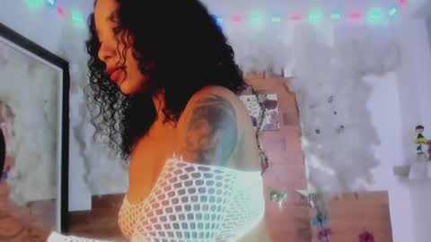 kelly__thomson online show from February 11, 9:46 pm