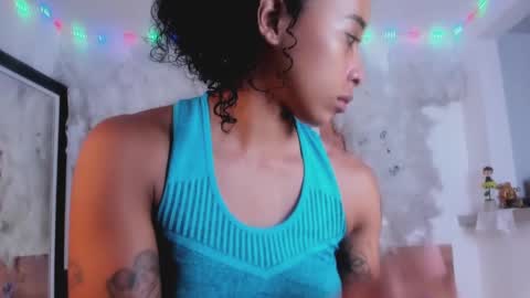 kelly__thomson online show from February 19, 12:33 pm