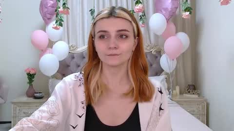 Kelly Stoneys online show from March 12, 4:08 am