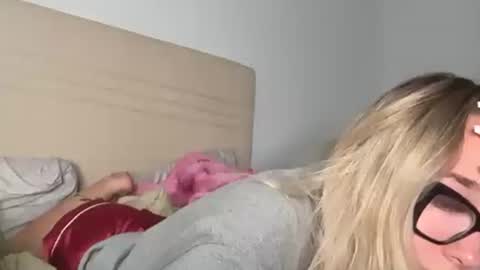 Kelsey Blu online show from May 27, 12:10 am
