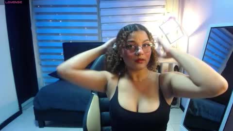 Snapshot of kendall_rossii_ chatting on October 12, 3:09 am kendall_rossii_ online show from October 12, 3:09 am
