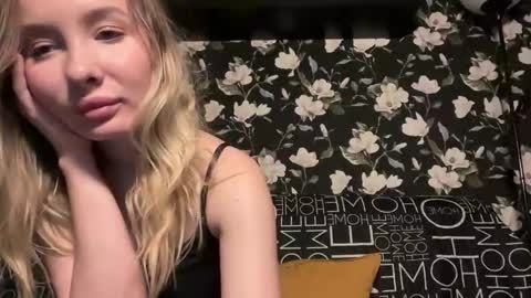 Kendall online show from November 23, 12:13 am