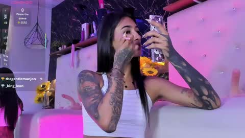 Kendall online show from April 8, 3:03 pm