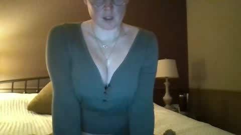 Snapshot of kendra34dd chatting on December 27, 2:14 am kendra34dd online show from December 27, 2:14 am