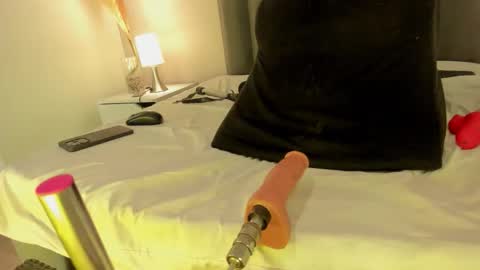 kendrachavez_ online show from November 14, 12:54 am